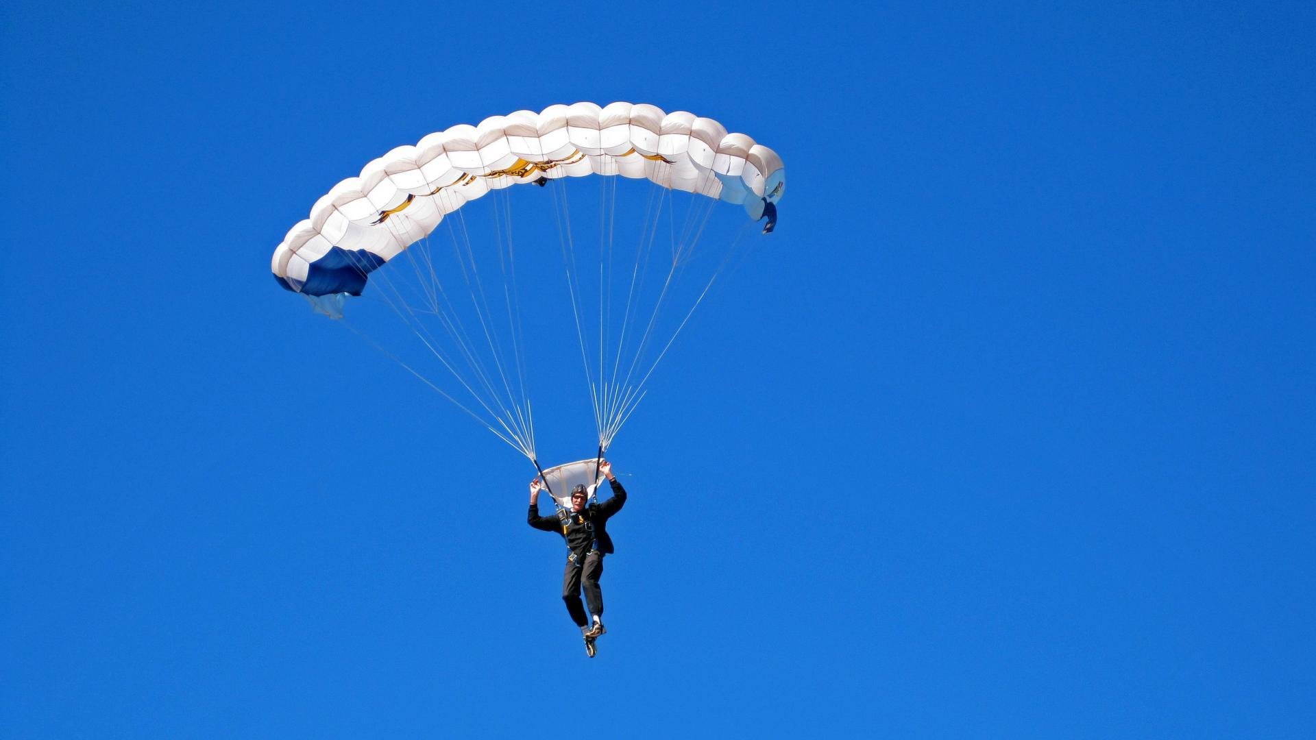 德甲风云再起，拜仁十连冠霸业终结<a href=