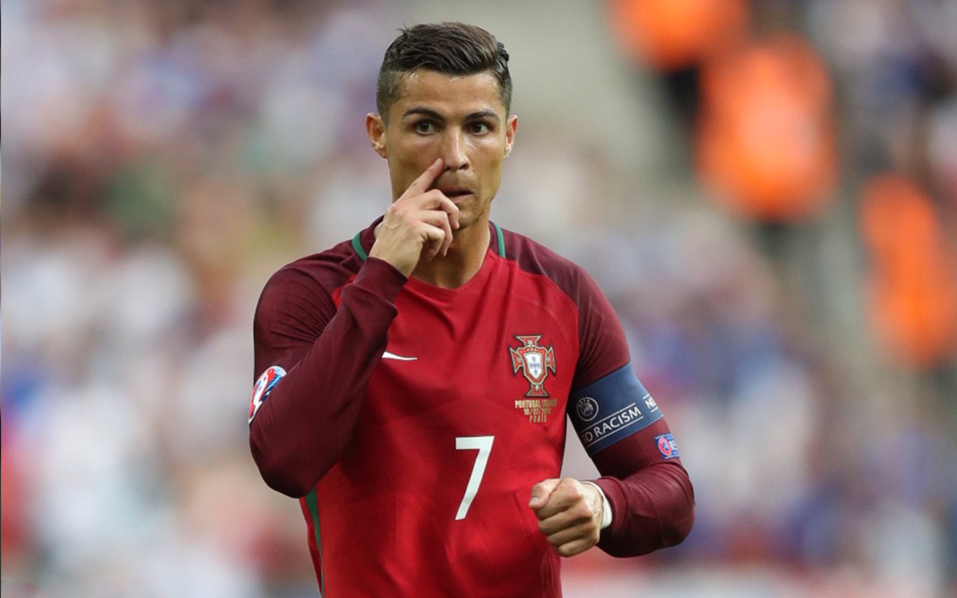 NBA季后赛激战正酣,勇士队逆转取胜,库里再创历史纪录